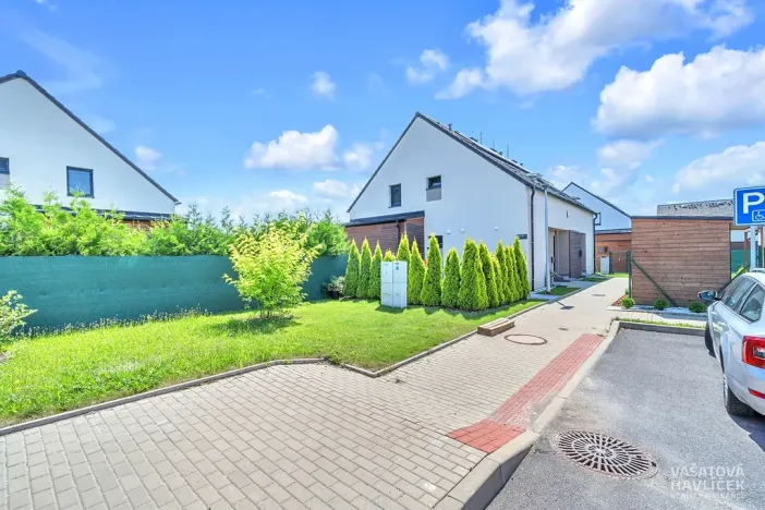 Pronájem bytu 3+kk, Lochenice, 103 m2