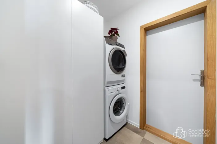 Prodej rodinného domu, Šabina, 182 m2