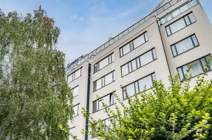 Pronájem bytu 1+kk, Praha - Karlín, Pobřežní, 32 m2