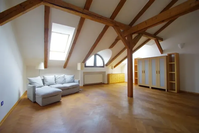 Pronájem atypického bytu, Praha - Karlín, Za Poříčskou bránou, 61 m2