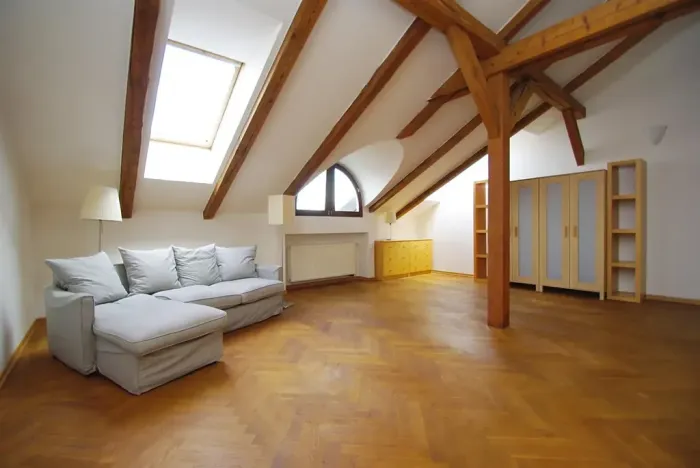 Pronájem atypického bytu, Praha - Karlín, Za Poříčskou bránou, 61 m2