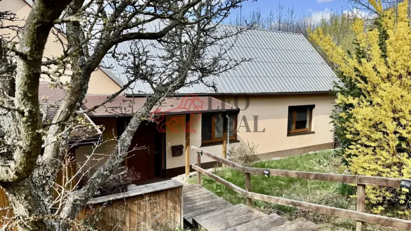 Prodej rodinného domu, Lopeník, 250 m2