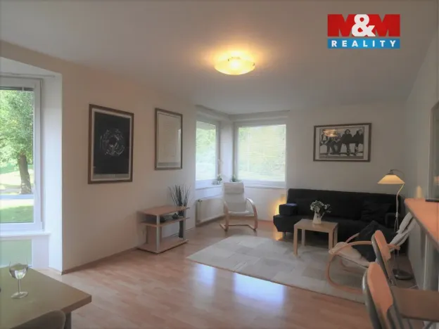 Pronájem bytu 2+kk, Praha, U kříže, 66 m2