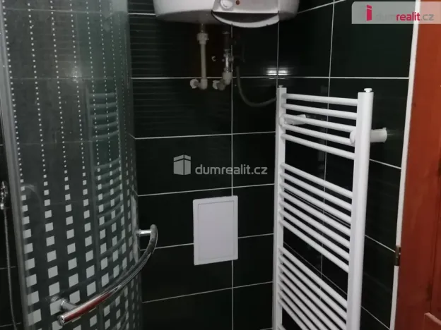 Pronájem bytu 2+kk, Praha - Kobylisy, Zenklova, 43 m2