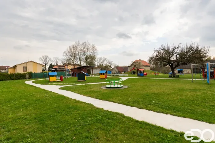 Prodej rodinného domu, Opařany, 150 m2