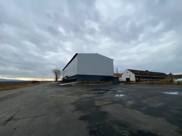 Pronájem výrobních prostor, Cheb, 1126 m2