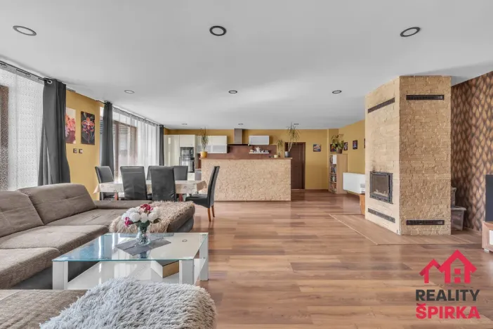 Prodej rodinného domu, Kamenná Horka, 405 m2