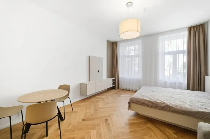 Pronájem bytu 2+kk, Praha - Vinohrady, Velehradská, 44 m2