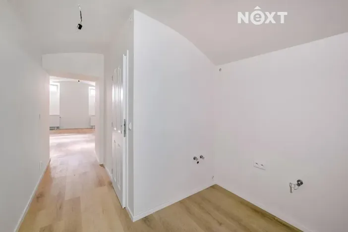 Prodej obchodního prostoru, Praha - Vinohrady, Velehradská, 33 m2