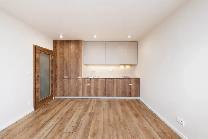 Pronájem bytu 1+kk, Praha - Kobylisy, Klecanská, 25 m2