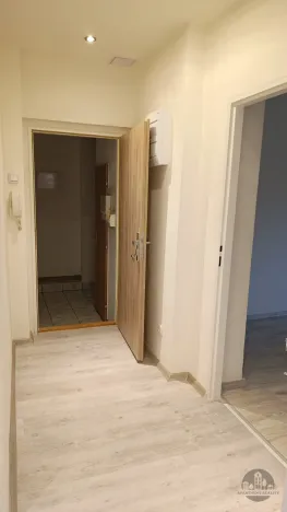 Pronájem bytu 2+kk, Praha - Modřany, U Modřanské školy, 51 m2