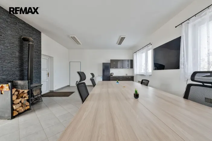 Prodej skladu, Buřenice, 2100 m2