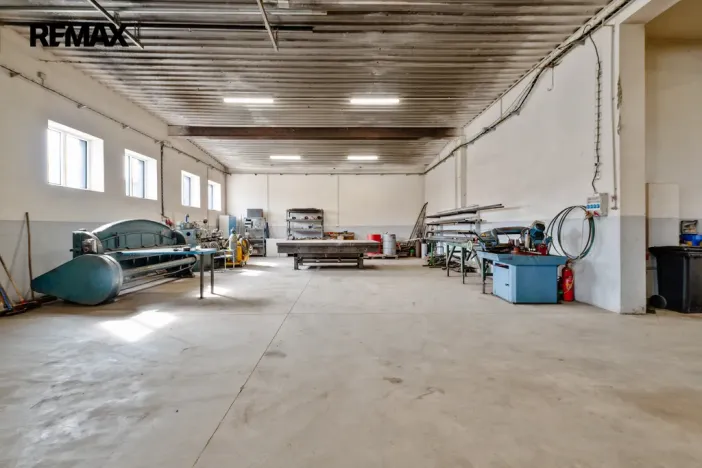 Prodej skladu, Buřenice, 2100 m2