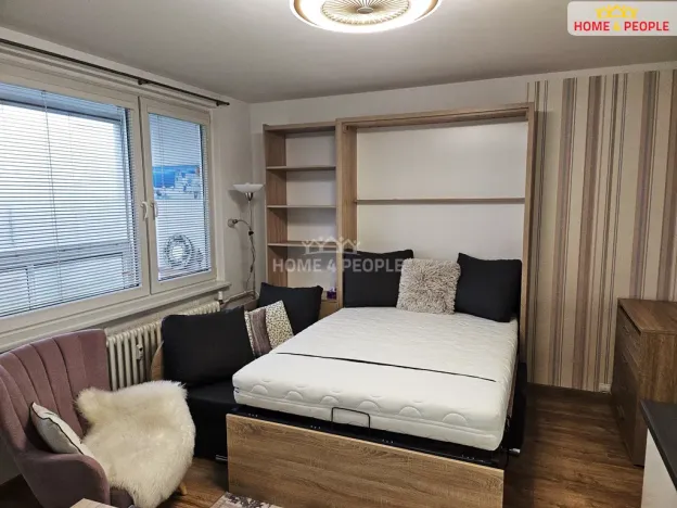 Pronájem bytu 1+kk, Praha - Troja, Svídnická, 34 m2