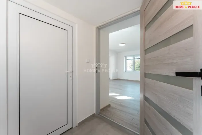 Prodej rodinného domu, Zakřany, 234 m2