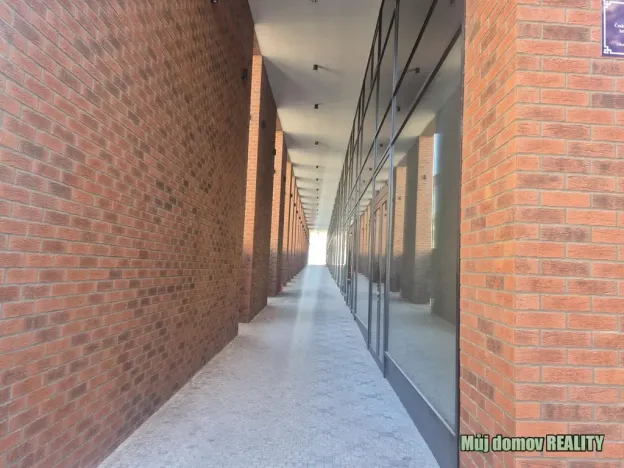 Pronájem obchodního prostoru, Praha - Žižkov, Hartigova, 53 m2