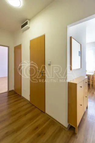 Prodej bytu 2+1, Praha - Malešice, Káranská, 52 m2