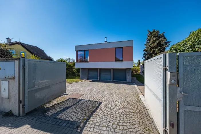 Prodej bytu 3+kk, Praha - Štěrboholy, Ústřední, 76 m2