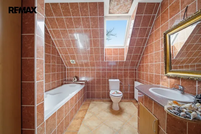 Prodej rodinného domu, Odrava, 410 m2