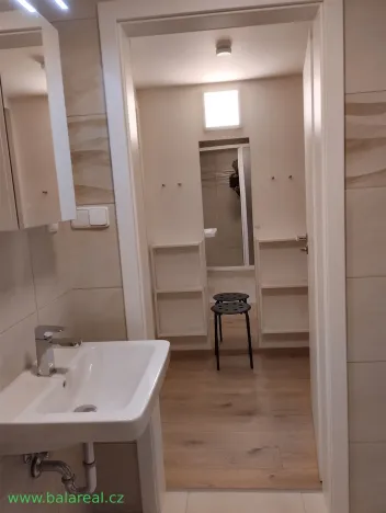 Pronájem bytu 1+kk, Praha - Smíchov, Strakonická, 30 m2