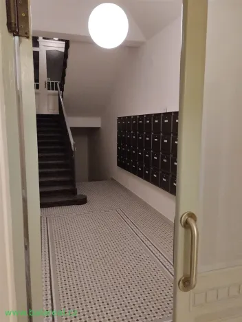 Pronájem bytu 1+kk, Praha - Smíchov, Strakonická, 30 m2