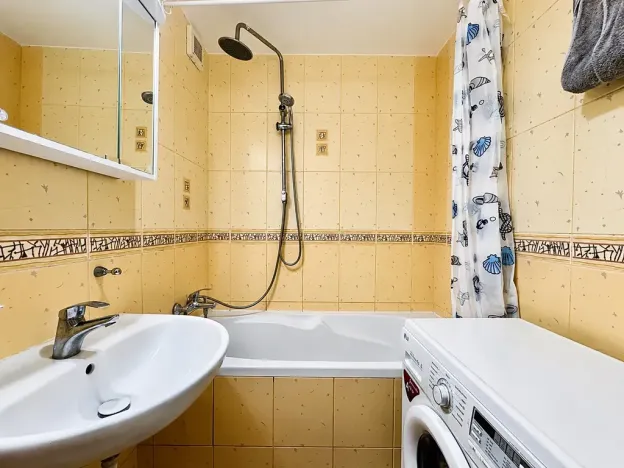 Prodej bytu 3+1, Pardubice, Bartoňova, 75 m2