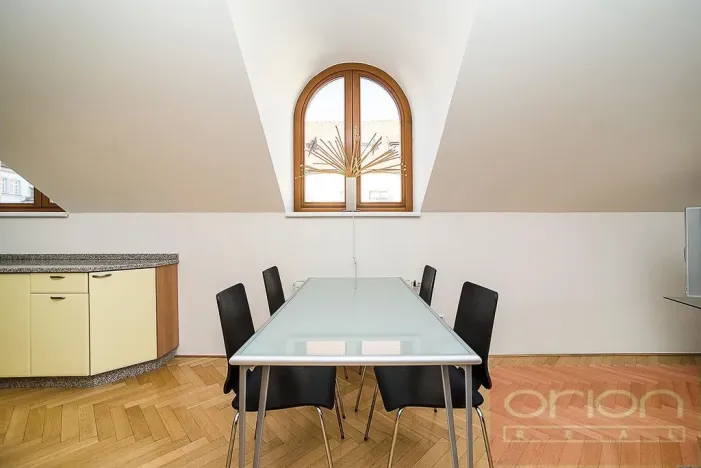 Pronájem bytu 3+kk, Praha - Malá Strana, Vlašská, 75 m2