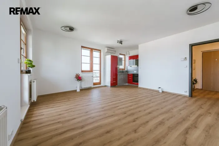 Pronájem bytu 1+kk, Praha - Břevnov, Zúžená, 37 m2