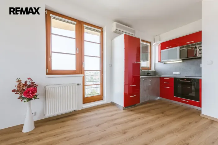 Pronájem bytu 1+kk, Praha - Břevnov, Zúžená, 37 m2