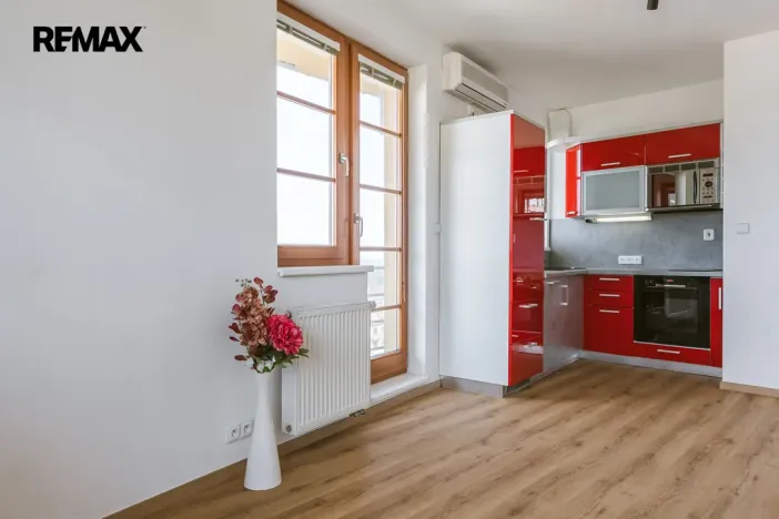Pronájem bytu 1+kk, Praha - Břevnov, Zúžená, 37 m2