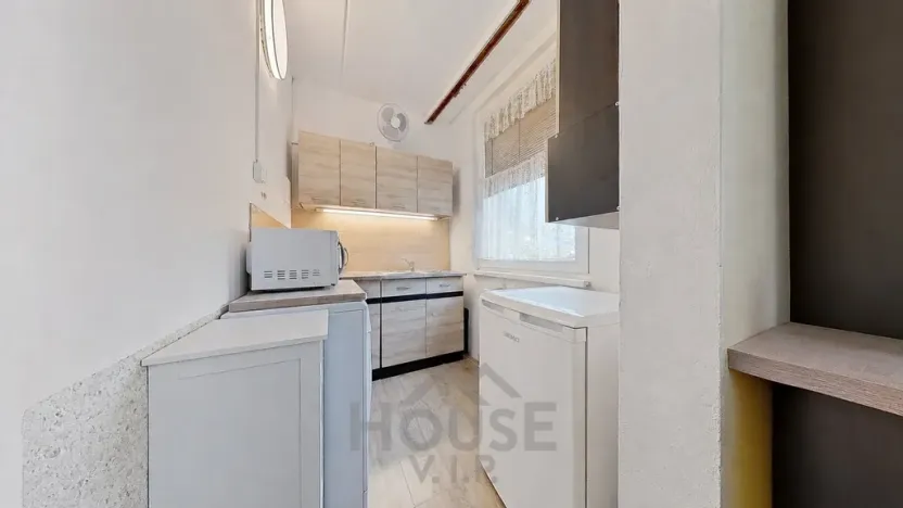 Prodej bytu 1+1, Praha - Háje, Matúškova, 30 m2