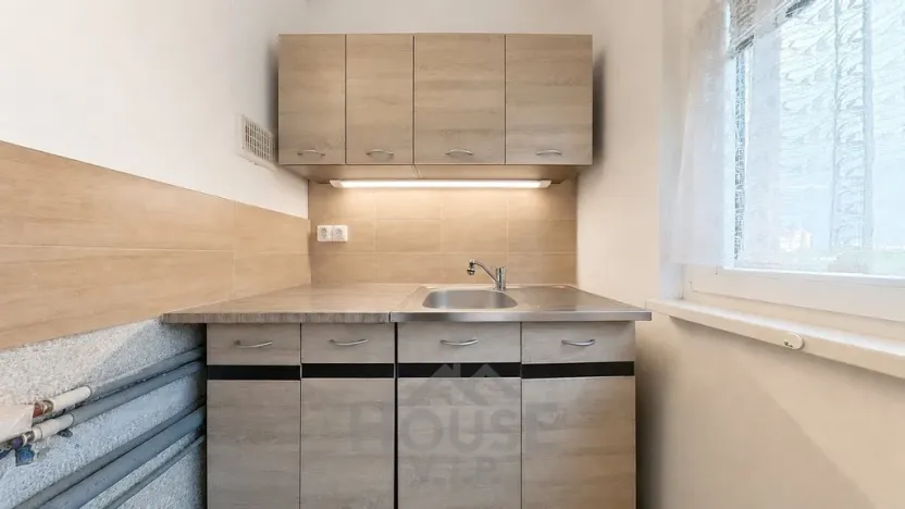 Prodej bytu 1+1, Praha - Háje, Matúškova, 30 m2