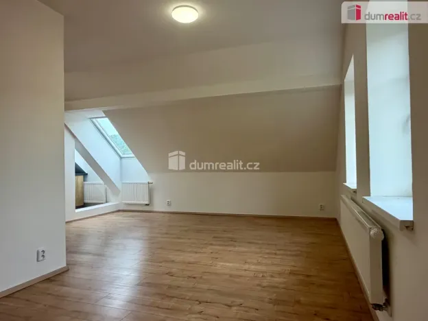 Pronájem bytu 1+kk, Vojkovice, 40 m2