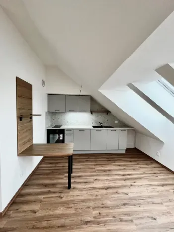 Pronájem bytu 1+kk, Brno - Chrlice, U viaduktu, 37 m2