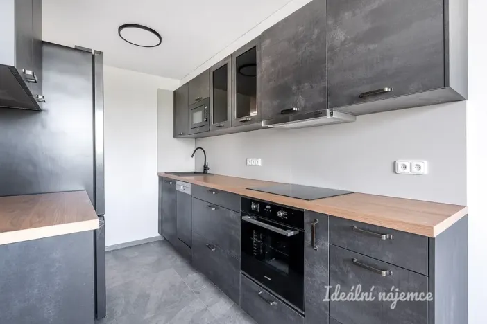Pronájem bytu 3+1, Praha - Zbraslav, Ke Kamínce, 80 m2