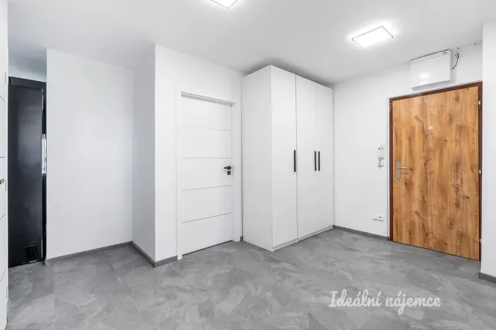 Pronájem bytu 3+1, Praha - Zbraslav, Ke Kamínce, 80 m2