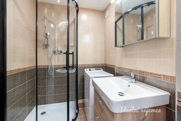 Pronájem bytu 3+1, Praha - Zbraslav, Ke Kamínce, 80 m2