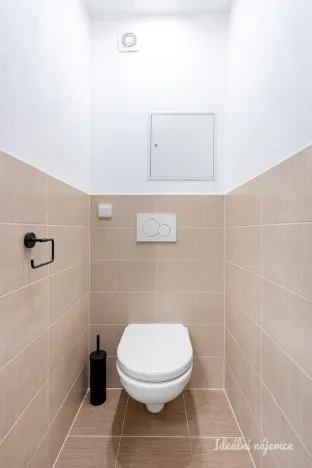 Pronájem bytu 3+1, Praha - Zbraslav, Ke Kamínce, 80 m2