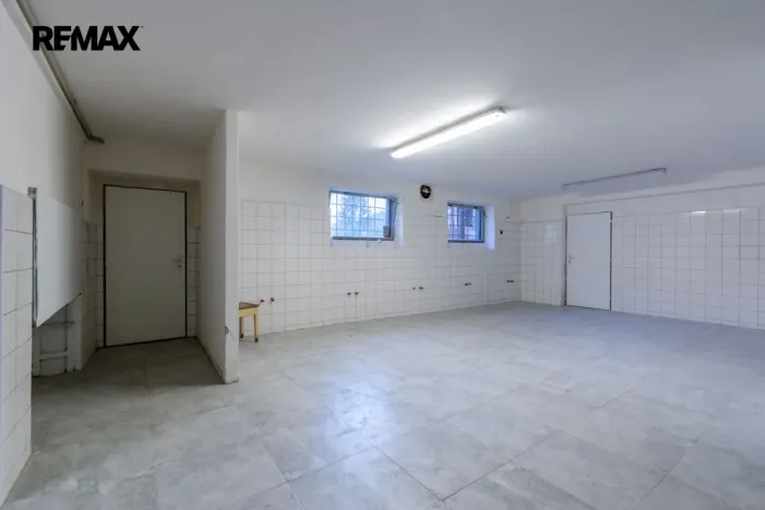 Pronájem obchodního prostoru, Hronov, Nádražní, 356 m2