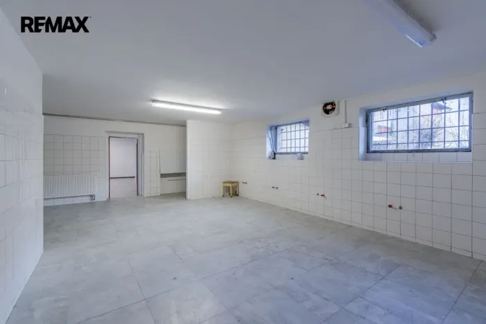 Pronájem obchodního prostoru, Hronov, Nádražní, 356 m2