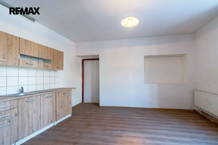 Pronájem obchodního prostoru, Hronov, Nádražní, 356 m2
