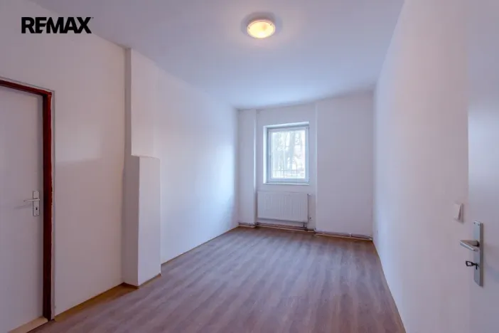 Pronájem obchodního prostoru, Hronov, Nádražní, 356 m2