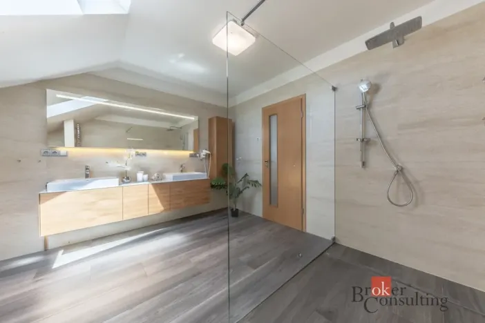 Prodej rodinného domu, Čelákovice - Sedlčánky, Matěje Koštíře, 220 m2