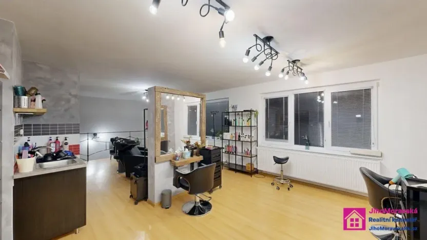 Pronájem obchodního prostoru, Břeclav, Smetanovo nábřeží, 93 m2