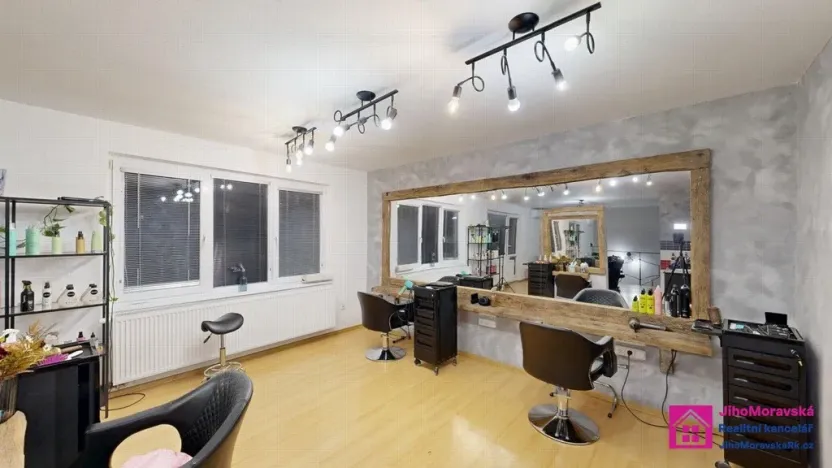 Pronájem obchodního prostoru, Břeclav, Smetanovo nábřeží, 93 m2
