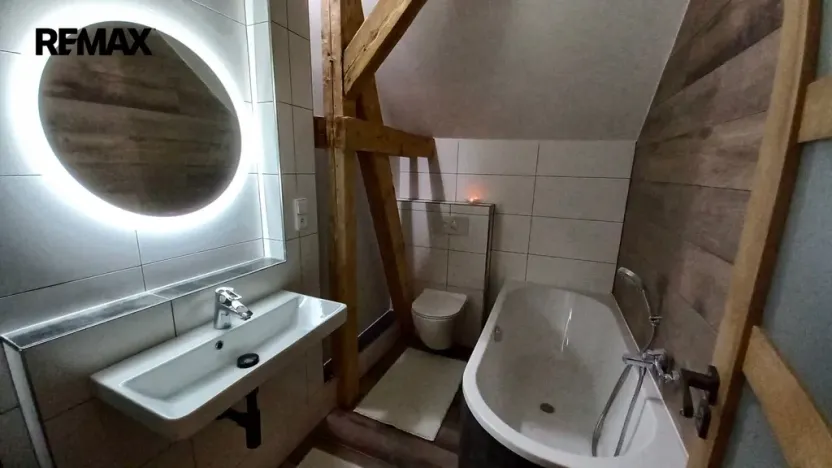 Prodej atypického bytu, Karlovy Vary - Drahovice, Mattoniho nábřeží, 75 m2