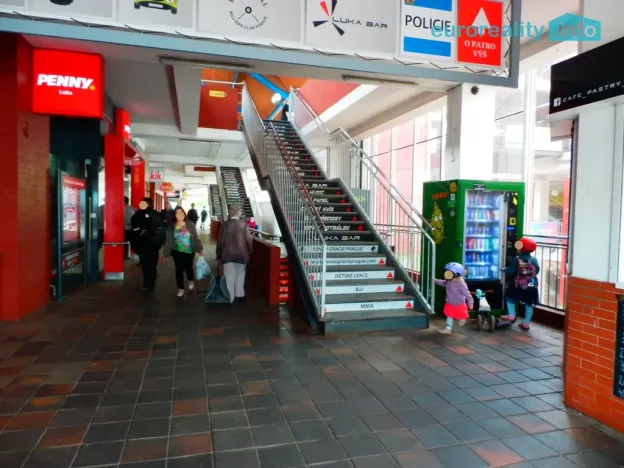Pronájem obchodního prostoru, Praha - Stodůlky, Mukařovského, 735 m2