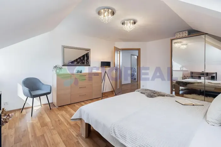Prodej rodinného domu, Strančice, V Zátiší, 202 m2