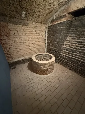 Pronájem obchodního prostoru, Praha - Nové Město, Rumunská, 200 m2