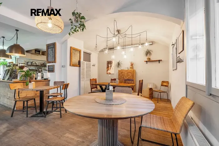 Pronájem obchodního prostoru, Praha - Žižkov, Husitská, 120 m2